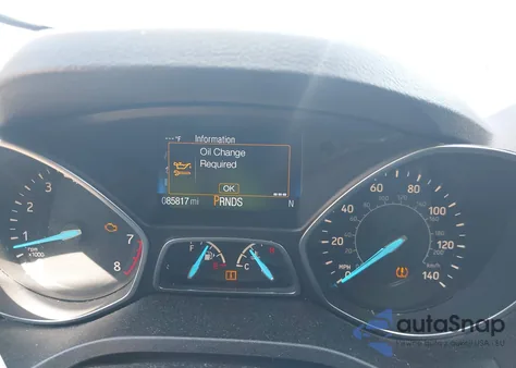 2017 Ford Escape Titanium z USA, uszkodzony, nr VIN 1FMCU9JD7HUA31317